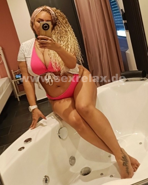 Karolina Hot Massage Mega Busen (Bottrop)