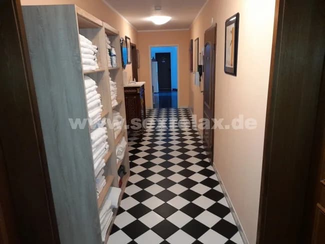 Gallery image 10